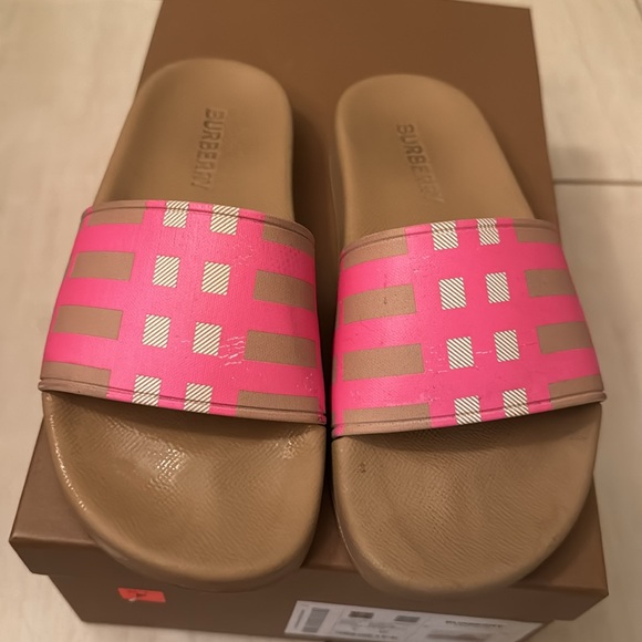 Women’s Pink Burberry Slides - Picture 3 of 5